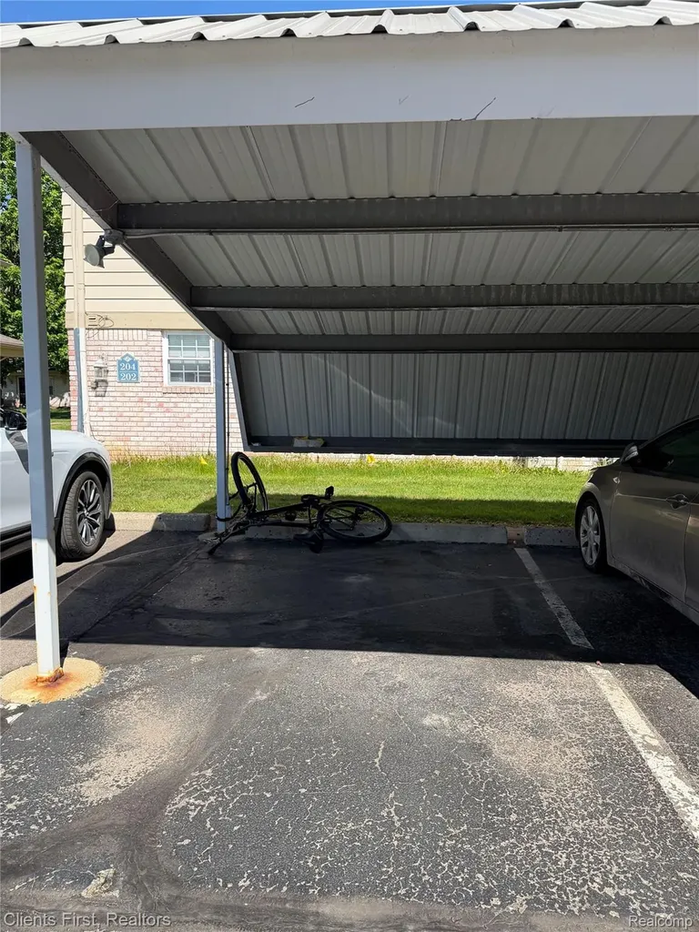 204 Princeton Drive South Lyon City MI 48178