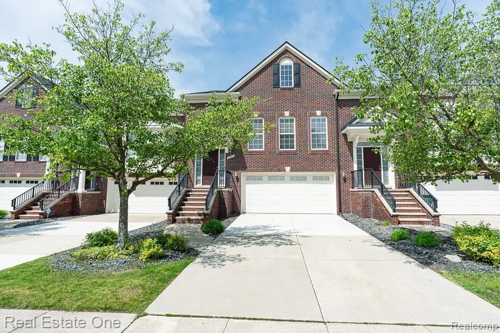 6963 Edgewater Drive Troy City MI 48085