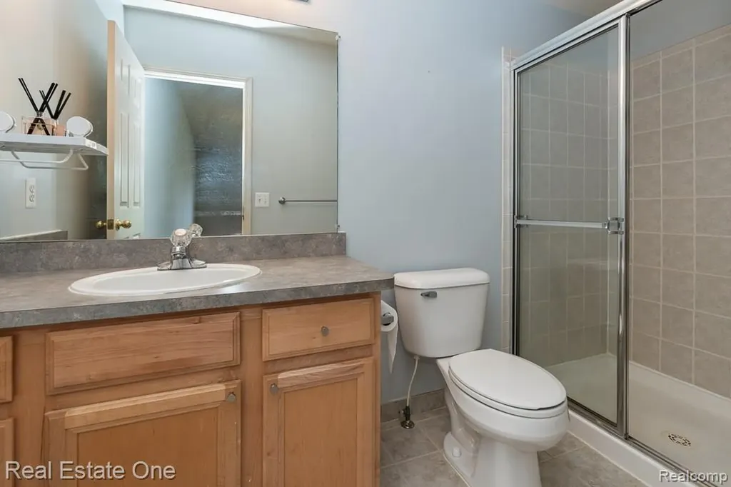 6963 Edgewater Drive Troy City MI 48085