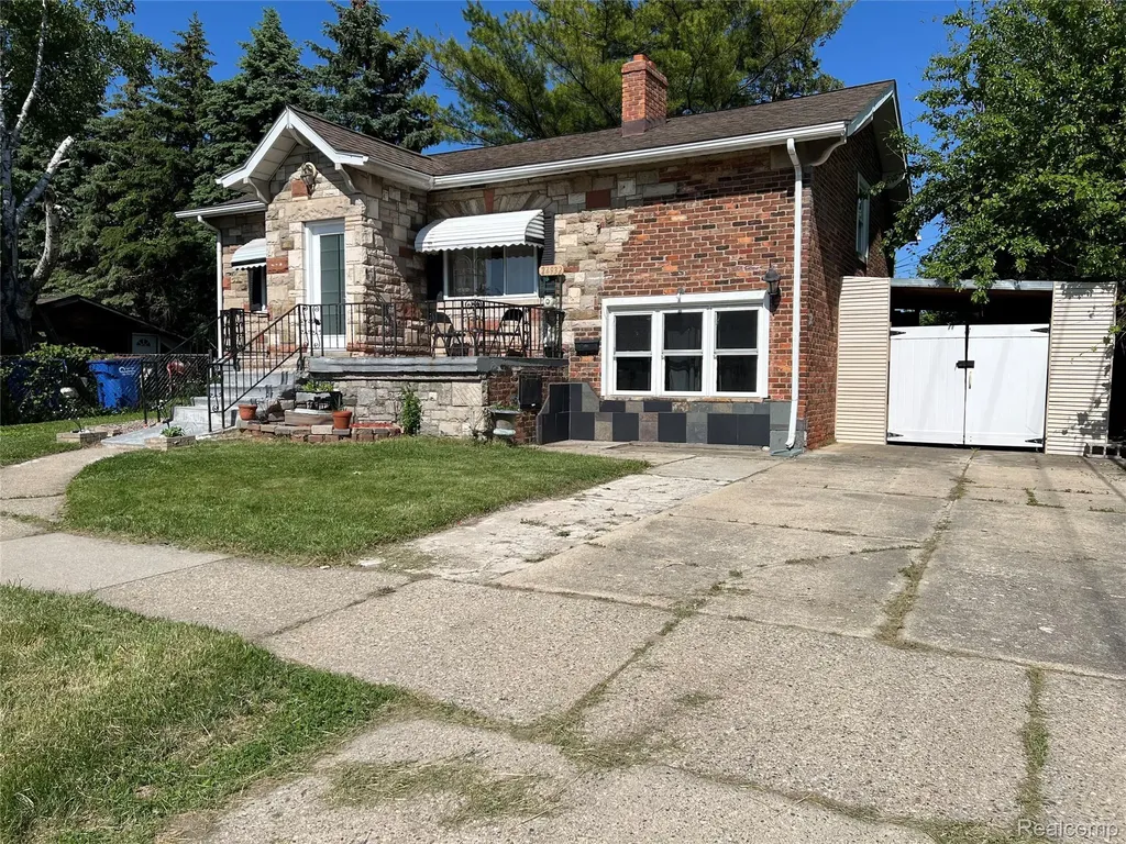 24932 Marigold Avenue Warren City MI 48089