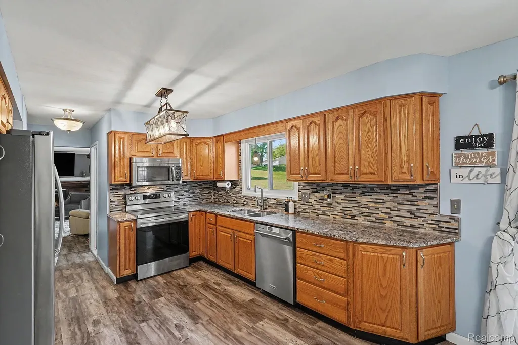 4393 E Cook Road Grand Blanc Charter Township MI 48439