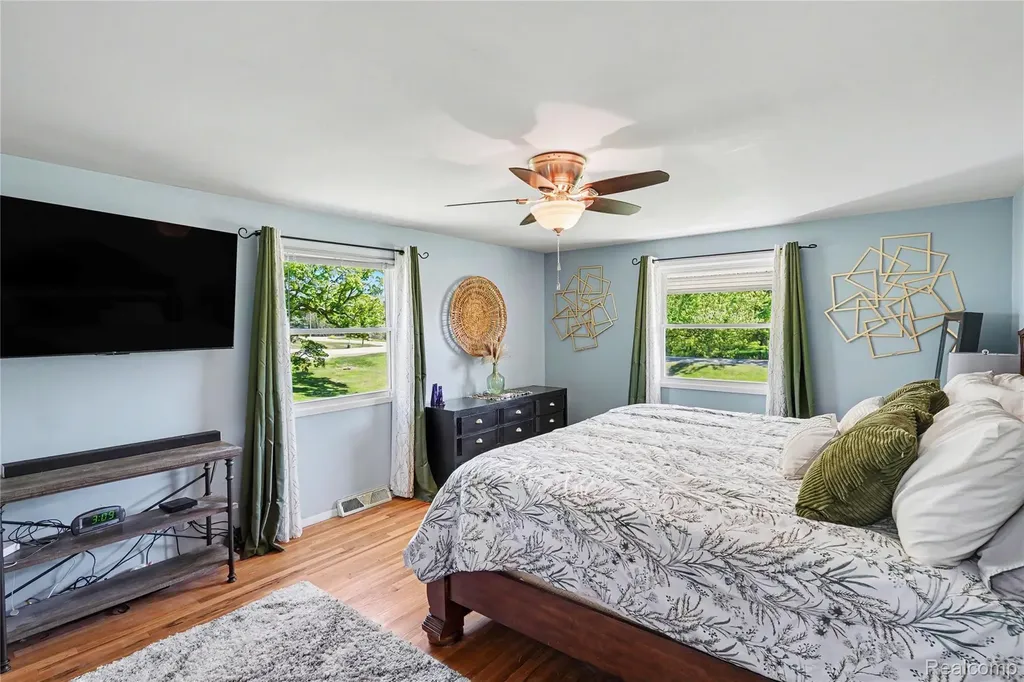4393 E Cook Road Grand Blanc Charter Township MI 48439