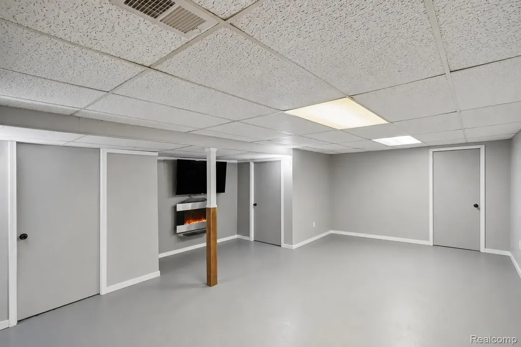 4393 E Cook Road Grand Blanc Charter Township MI 48439