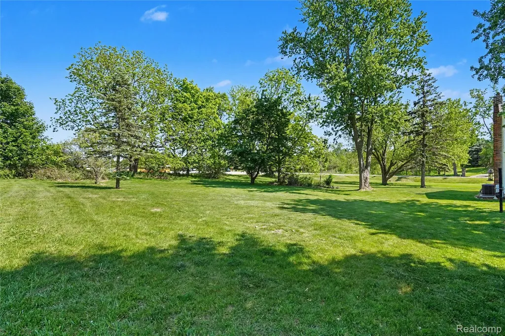 4393 E Cook Road Grand Blanc Charter Township MI 48439