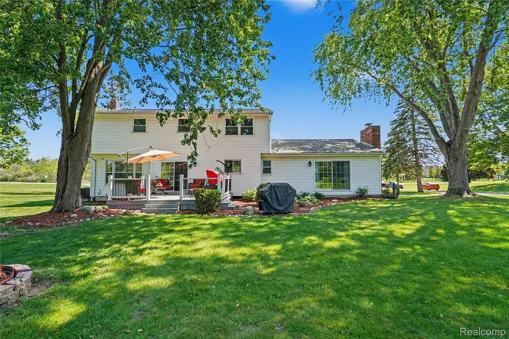 4393 E Cook Road Grand Blanc Charter Township MI 48439