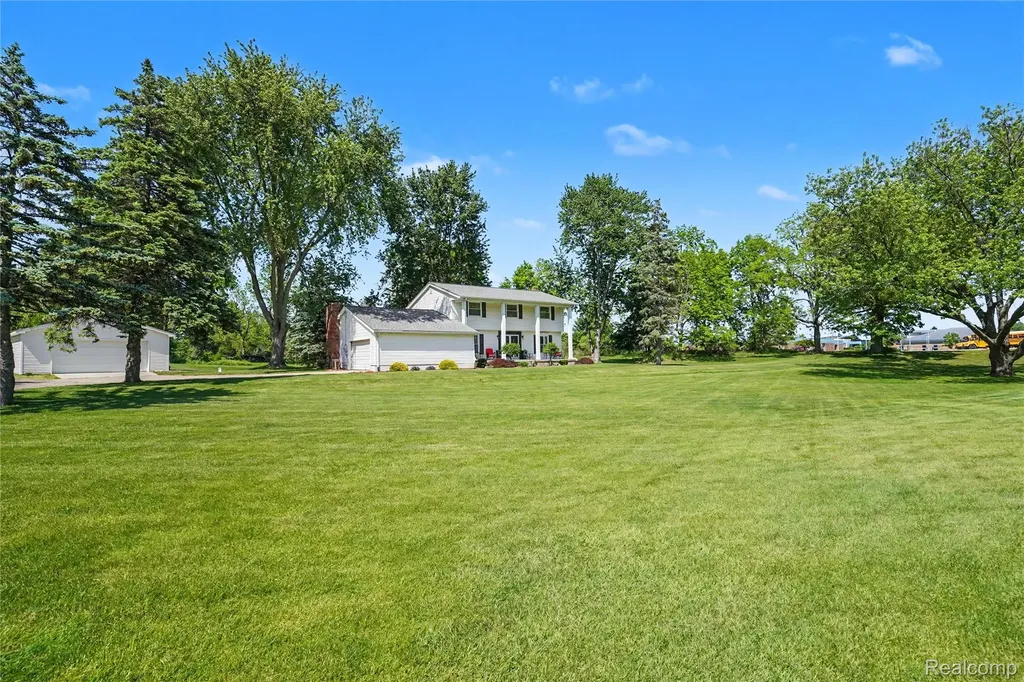 4393 E Cook Road Grand Blanc Charter Township MI 48439