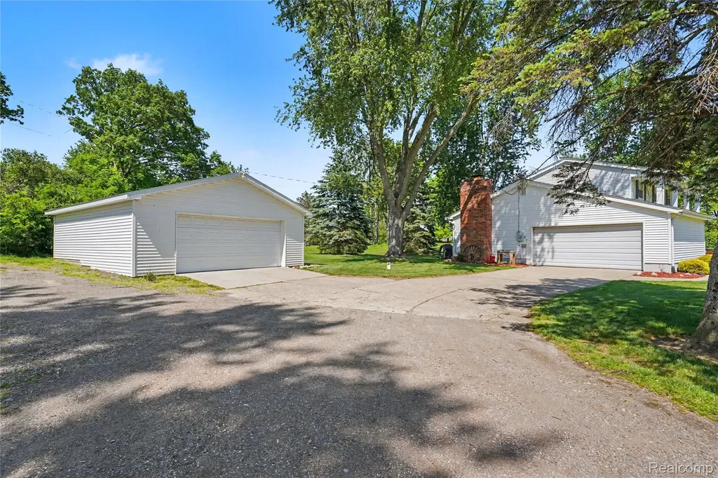4393 E Cook Road Grand Blanc Charter Township MI 48439