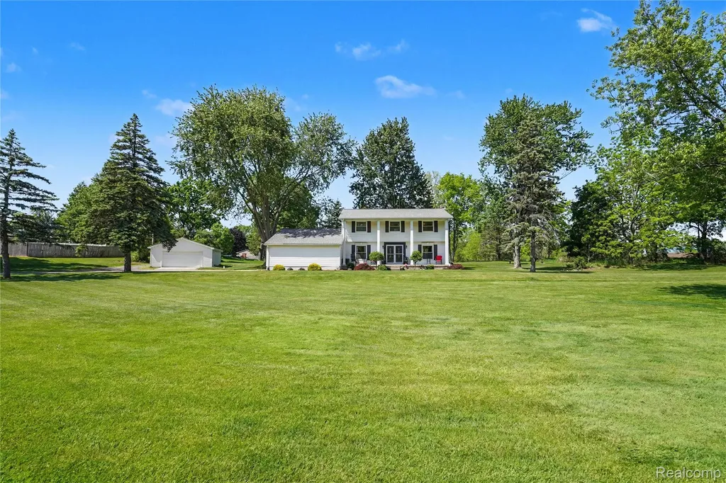 4393 E Cook Road Grand Blanc Charter Township MI 48439