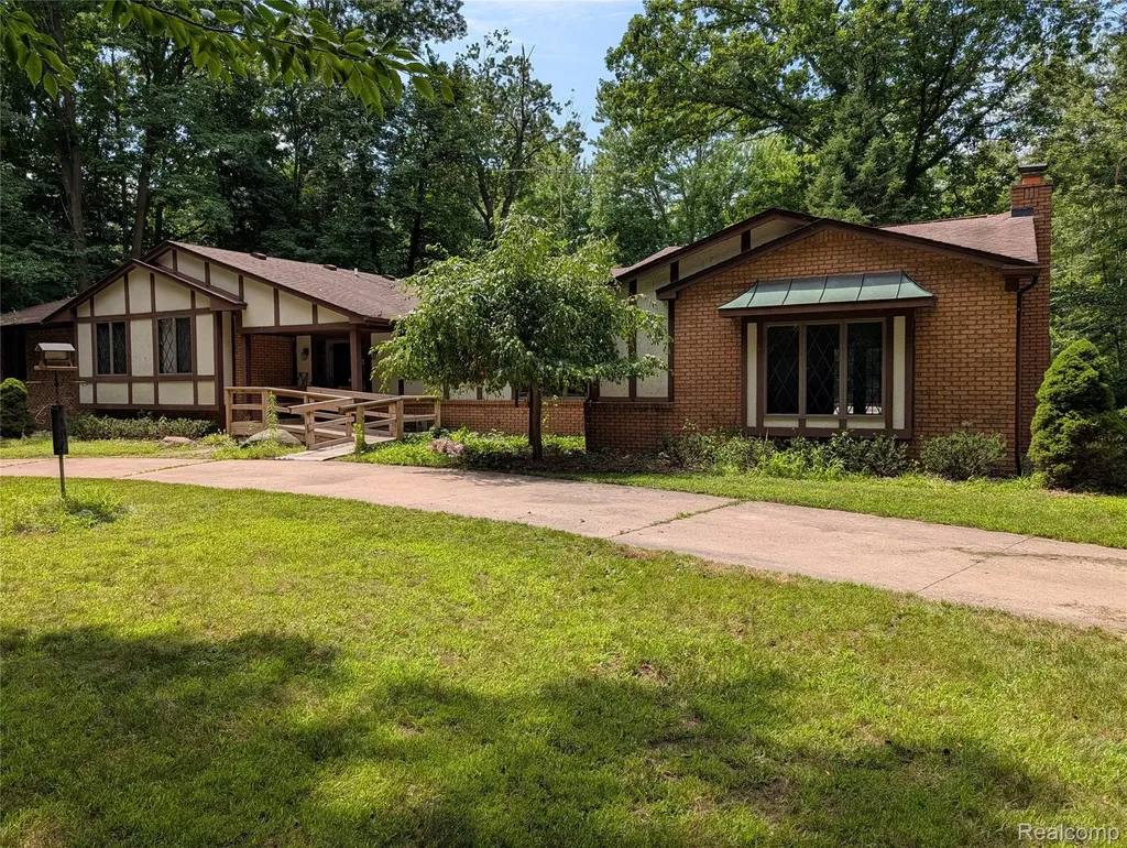 9345 Weber Road Columbus Township MI 48063
