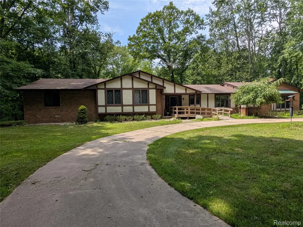 9345 Weber Road Columbus Township MI 48063