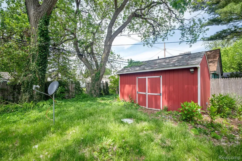 26059 Brush Street Madison Heights City MI 48071