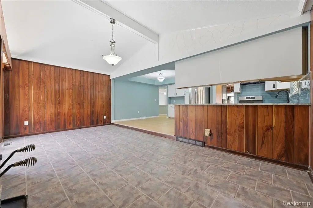 33538 Somerset Drive Sterling Heights City MI 48312