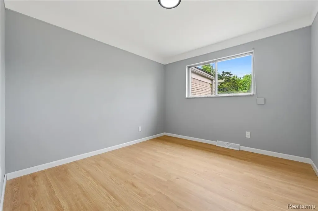 33538 Somerset Drive Sterling Heights City MI 48312