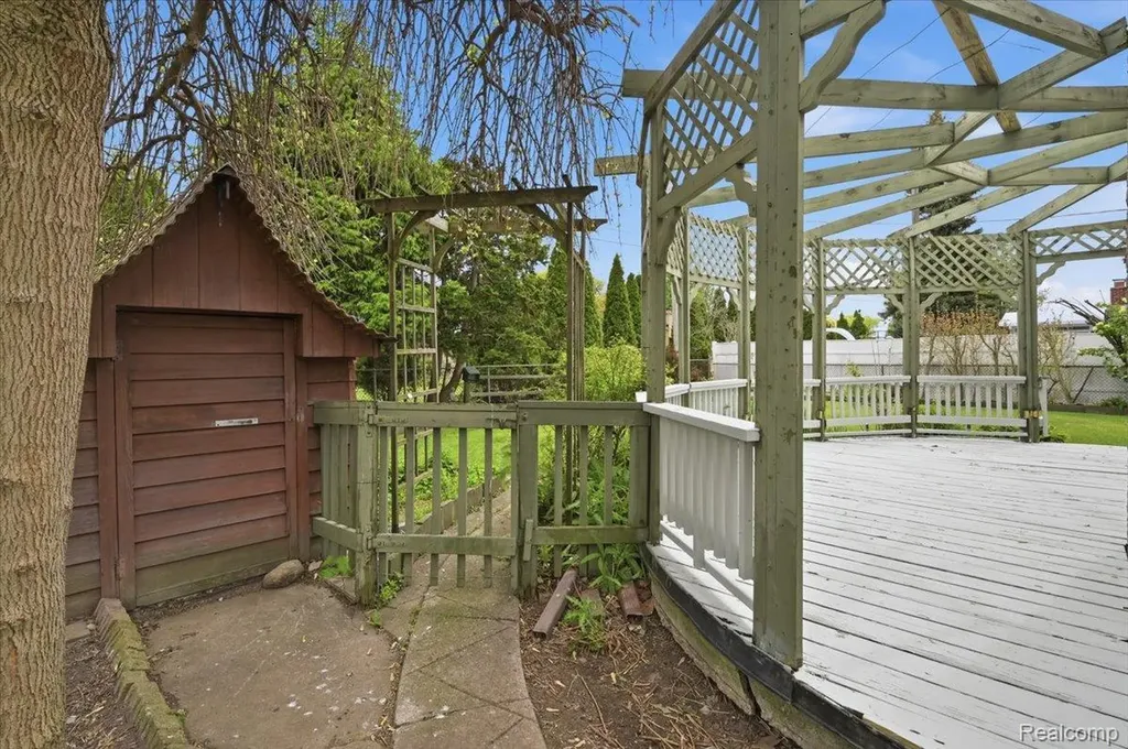 33538 Somerset Drive Sterling Heights City MI 48312