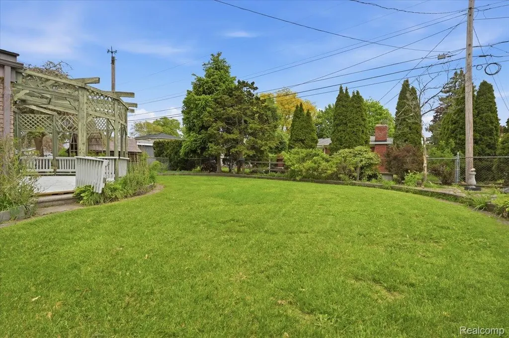 33538 Somerset Drive Sterling Heights City MI 48312