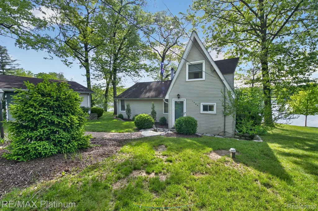 1464 Clark Lake Road Brighton Township MI 48114