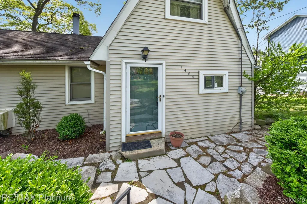 1464 Clark Lake Road Brighton Township MI 48114