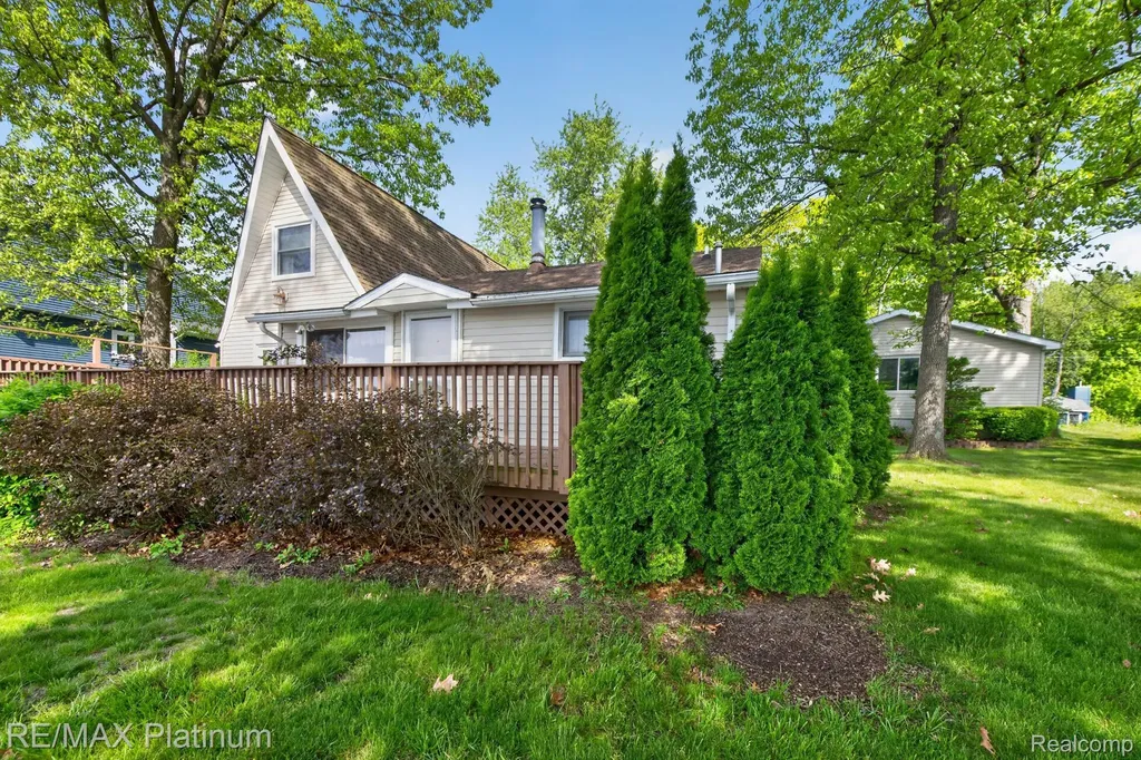 1464 Clark Lake Road Brighton Township MI 48114
