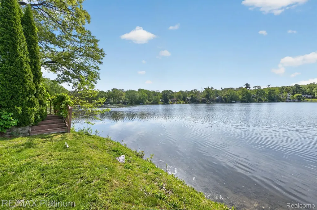 1464 Clark Lake Road Brighton Township MI 48114