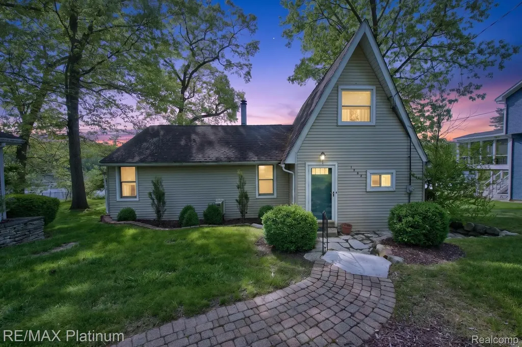 1464 Clark Lake Road Brighton Township MI 48114