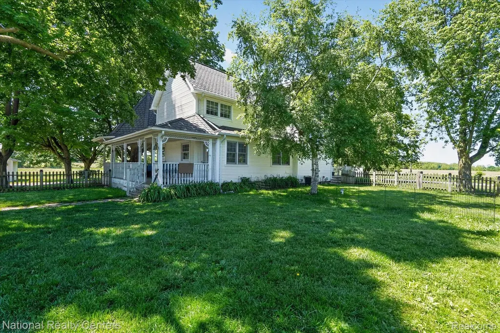 864 E Lovejoy Road Cohoctah Township MI 48418
