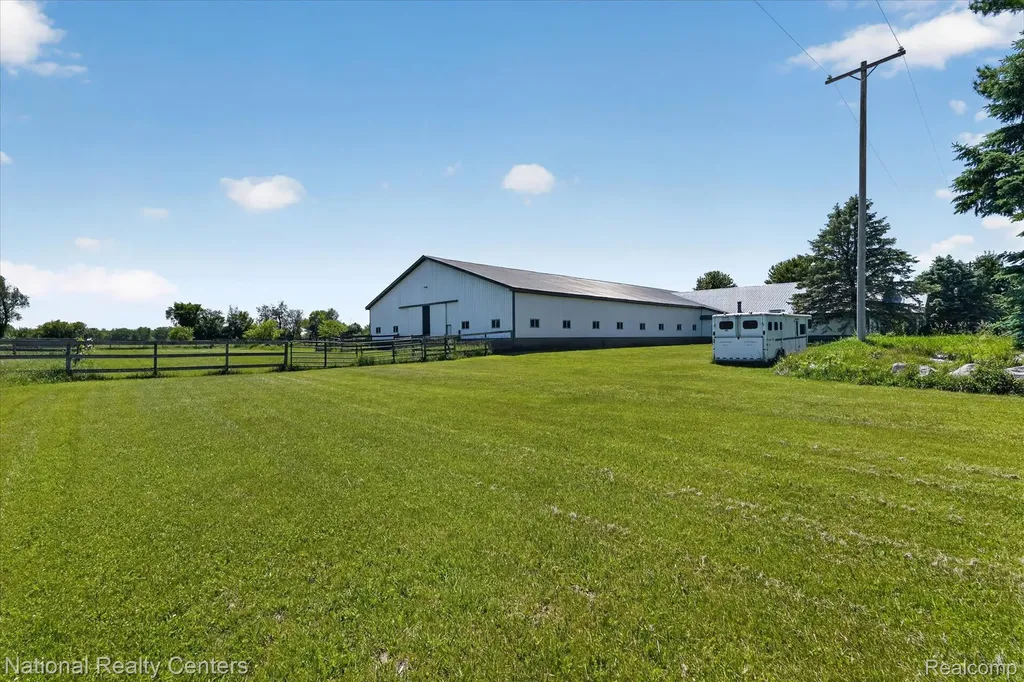 864 E Lovejoy Road Cohoctah Township MI 48418