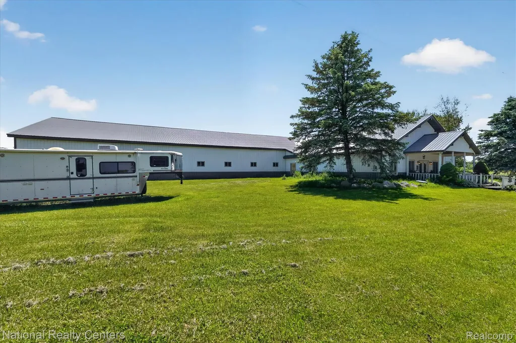 864 E Lovejoy Road Cohoctah Township MI 48418