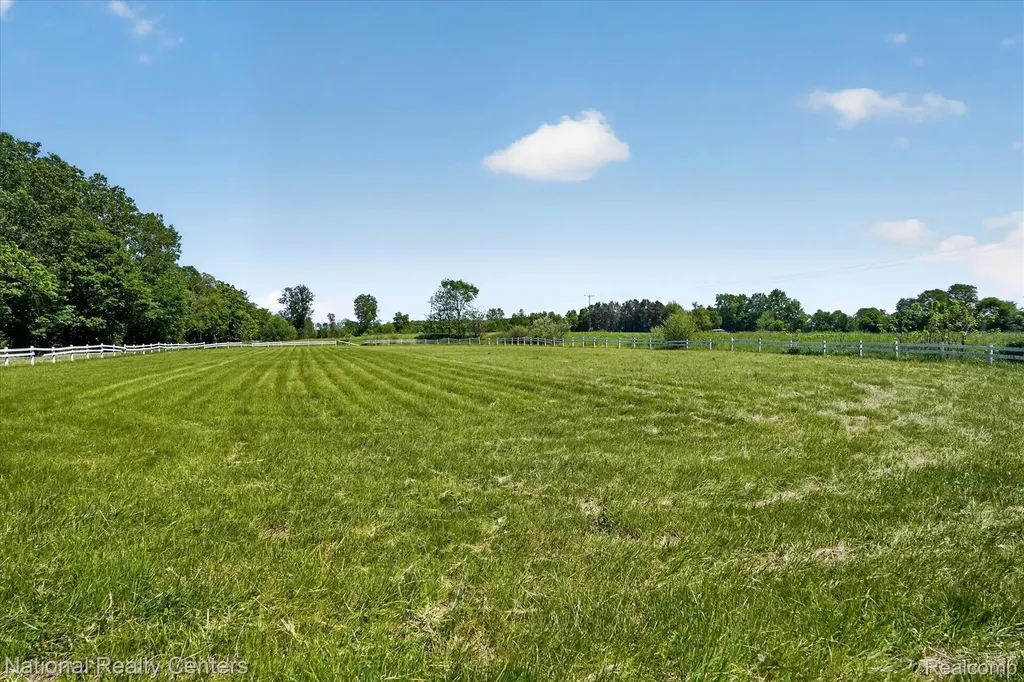 864 E Lovejoy Road Cohoctah Township MI 48418