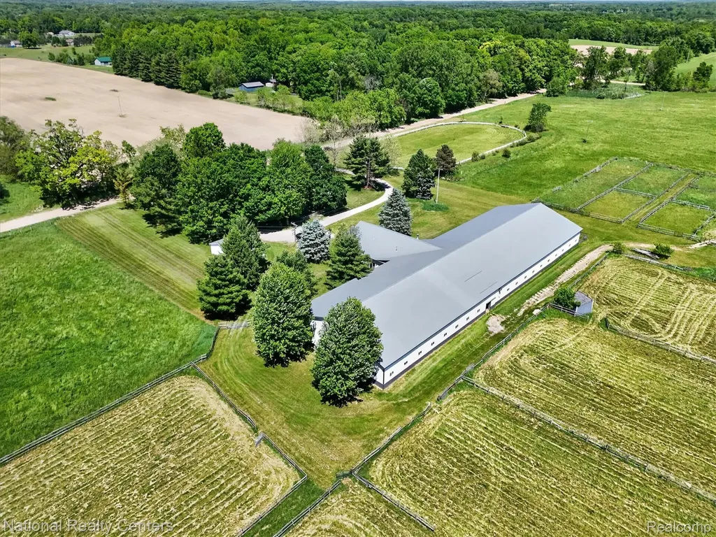 864 E Lovejoy Road Cohoctah Township MI 48418