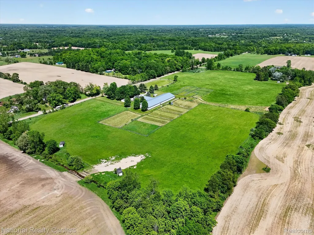 864 E Lovejoy Road Cohoctah Township MI 48418