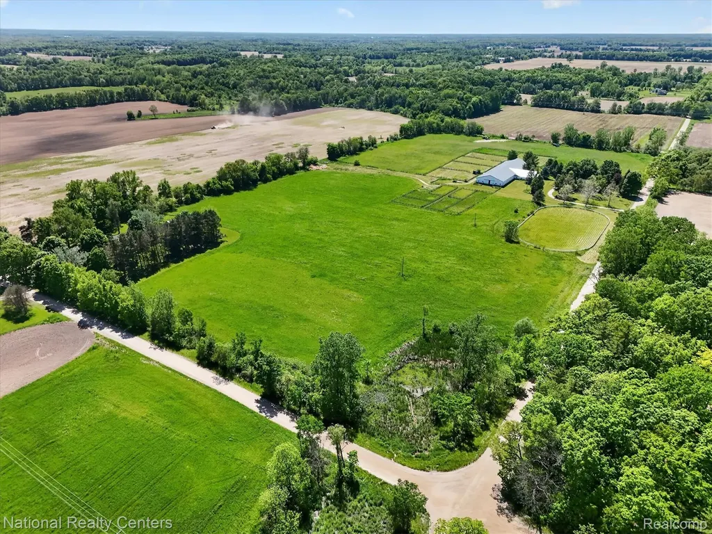864 E Lovejoy Road Cohoctah Township MI 48418