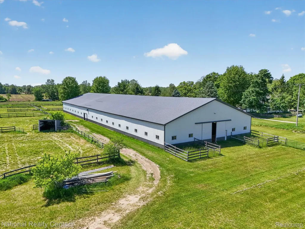 864 E Lovejoy Road Cohoctah Township MI 48418