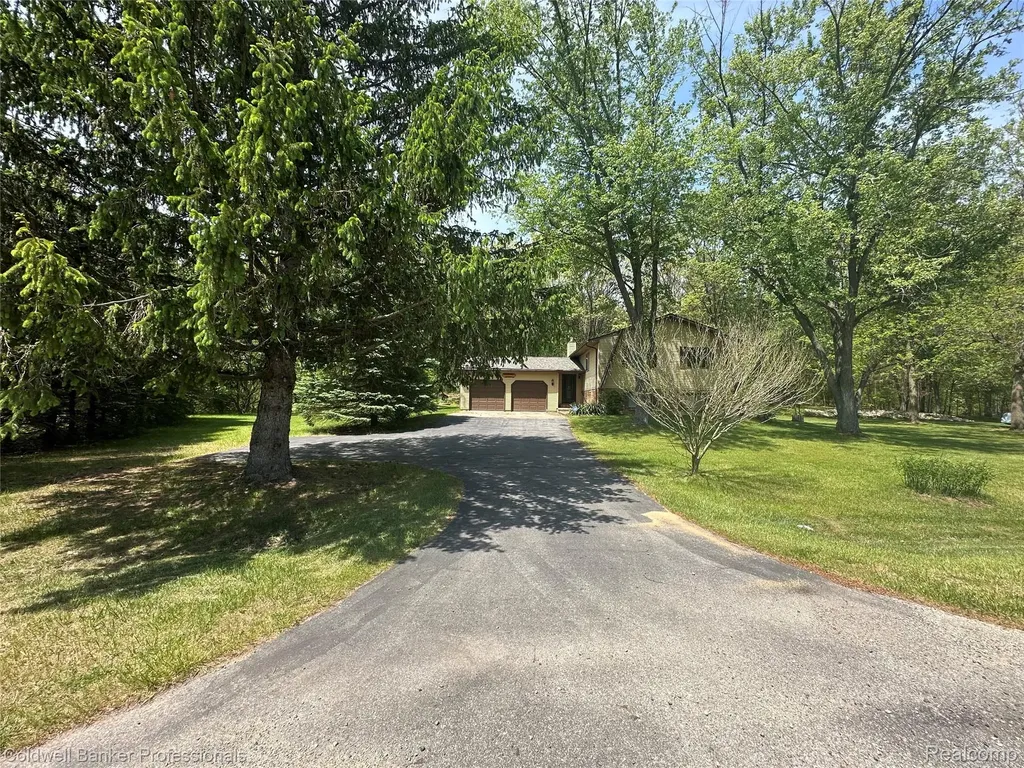 5398 Linger Lane Oregon Township MI 48446