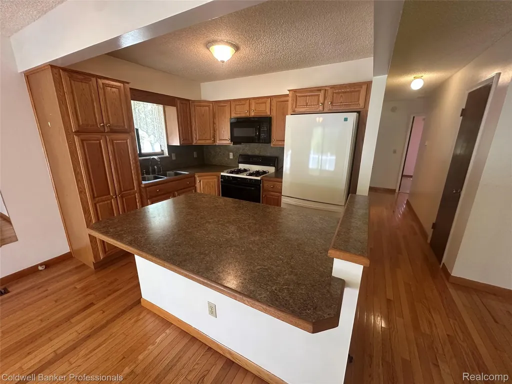 5398 Linger Lane Oregon Township MI 48446