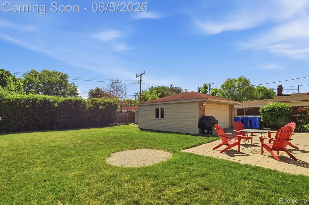 31230 Iroquois Drive Warren City MI 48088