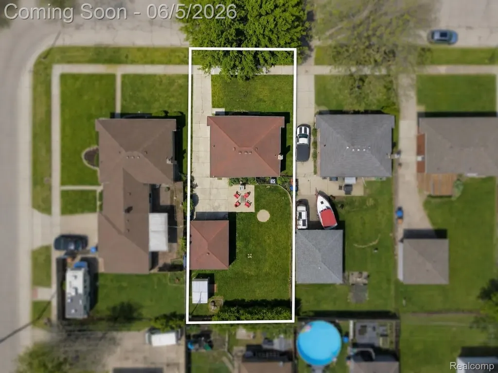31230 Iroquois Drive Warren City MI 48088
