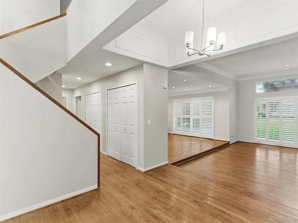 6394 Rose Boulevard West Bloomfield Charter Township MI 48322