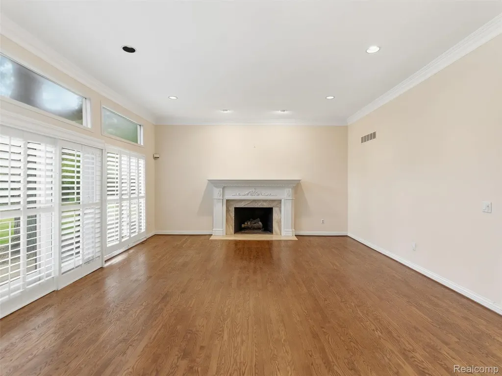 6394 Rose Boulevard West Bloomfield Charter Township MI 48322