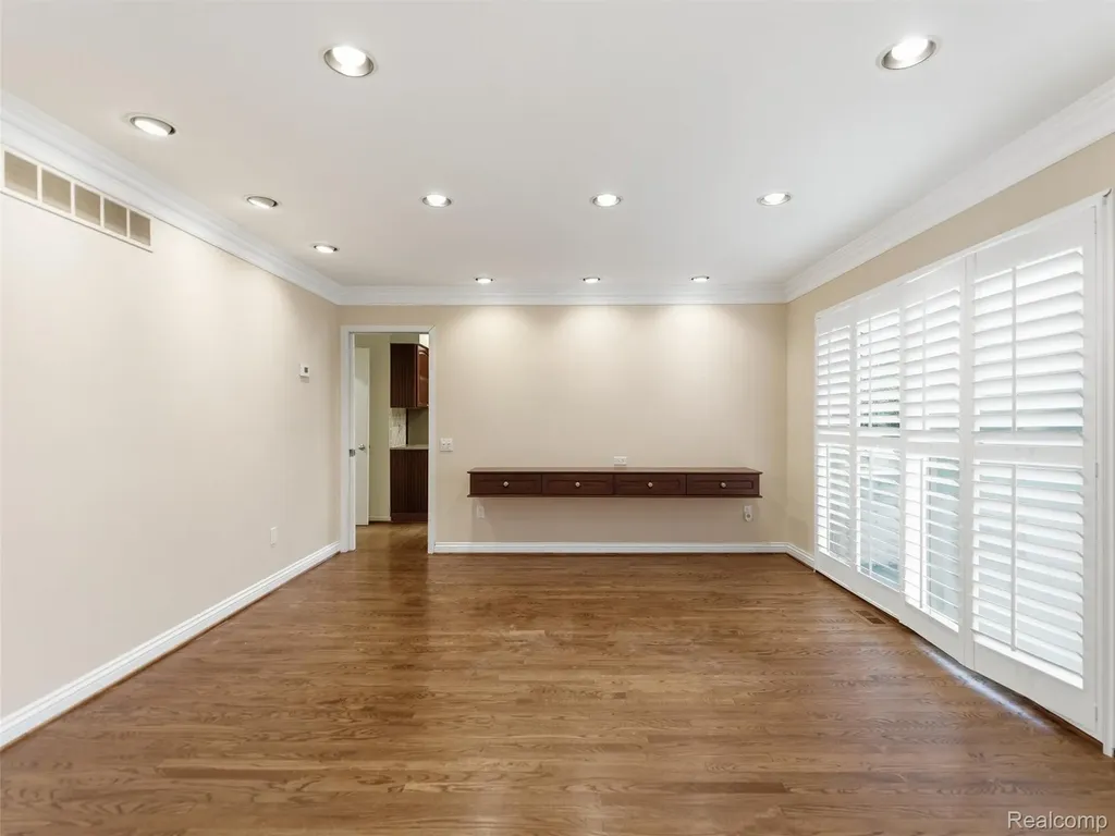 6394 Rose Boulevard West Bloomfield Charter Township MI 48322