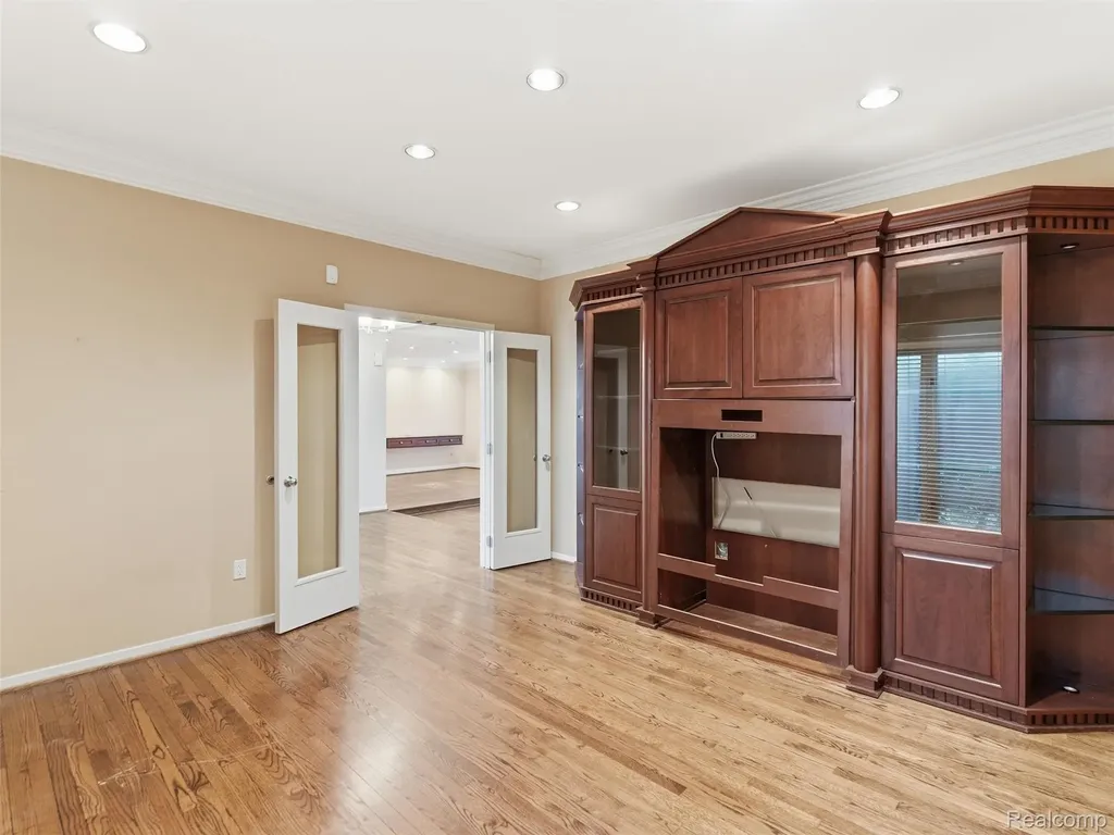 6394 Rose Boulevard West Bloomfield Charter Township MI 48322