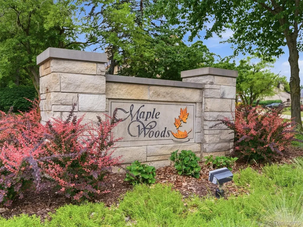 6394 Rose Boulevard West Bloomfield Charter Township MI 48322