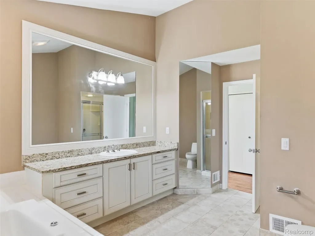 6394 Rose Boulevard West Bloomfield Charter Township MI 48322
