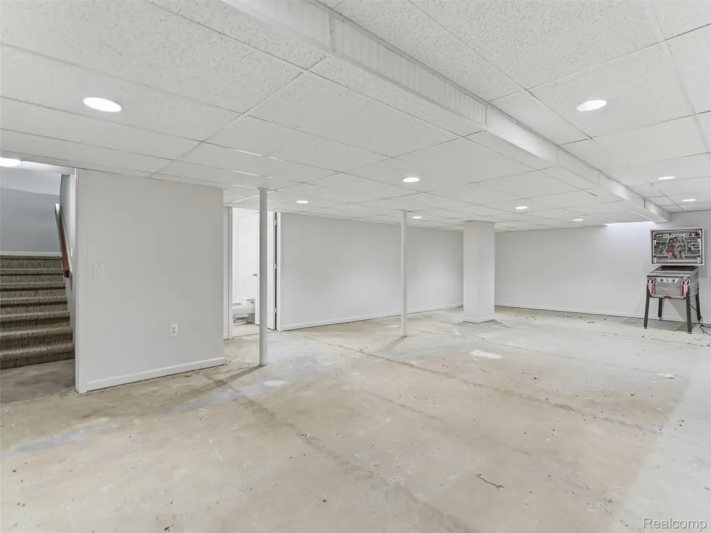 6394 Rose Boulevard West Bloomfield Charter Township MI 48322