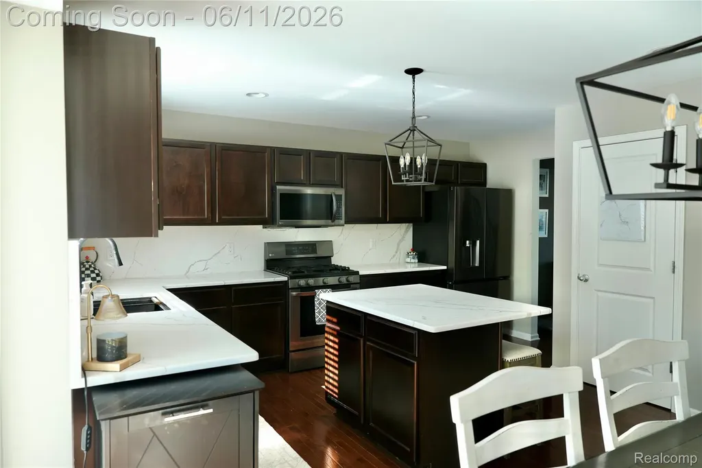 9292 Liberty Court Livonia City MI 48150