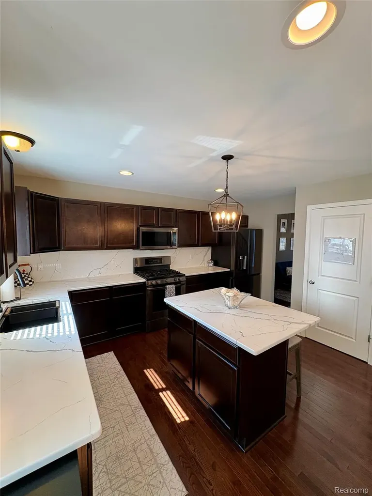 9292 Liberty Court Livonia City MI 48150