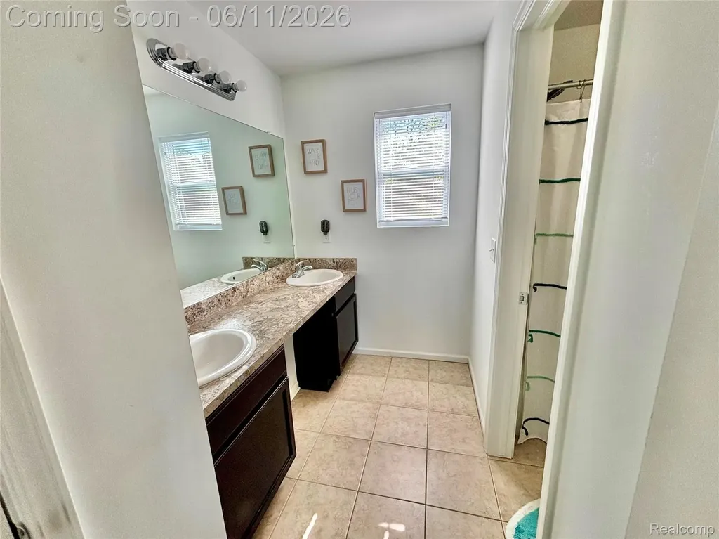9292 Liberty Court Livonia City MI 48150