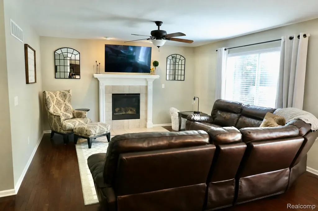 9292 Liberty Court Livonia City MI 48150