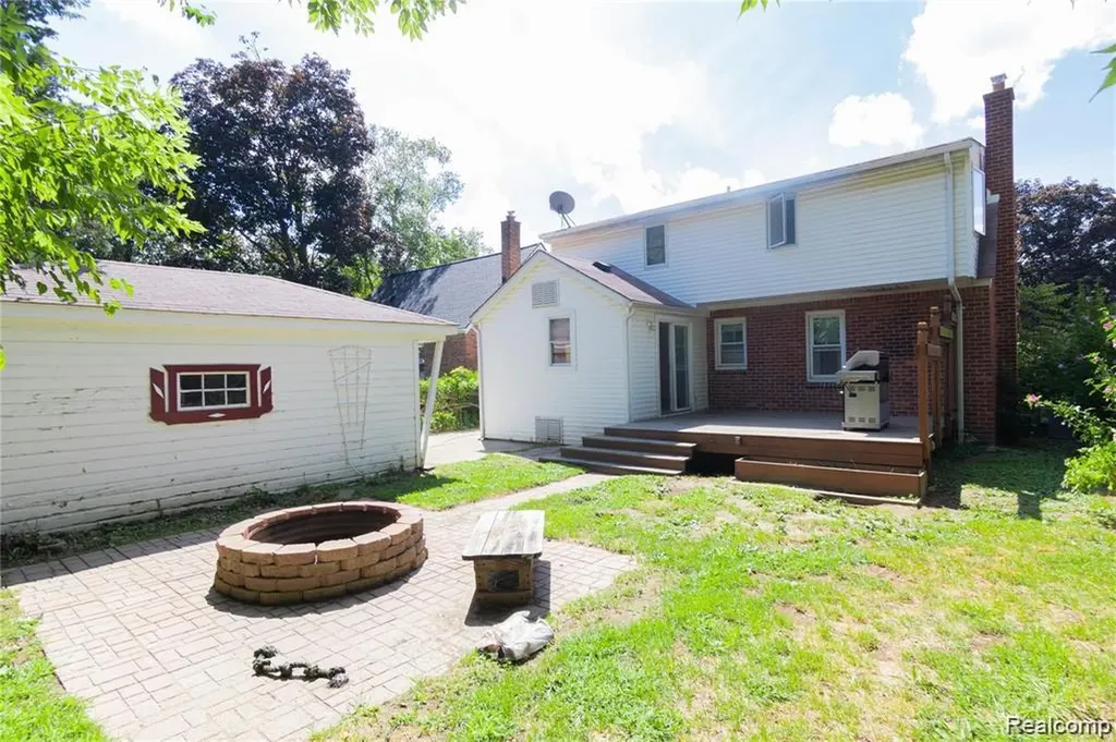 9622 Seminole Redford Charter Township MI 48239