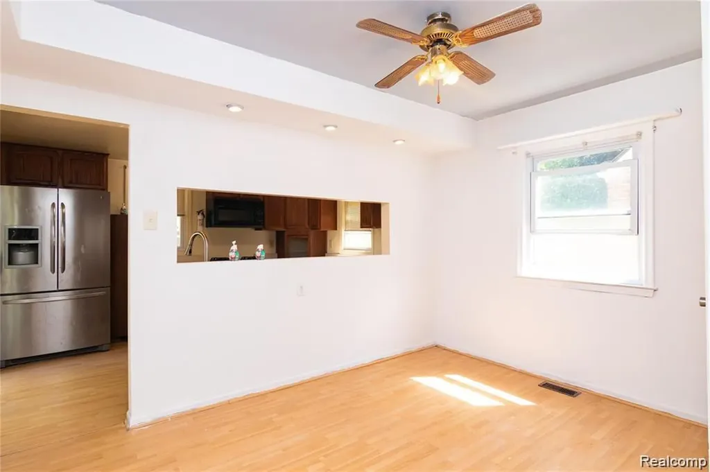 9622 Seminole Redford Charter Township MI 48239