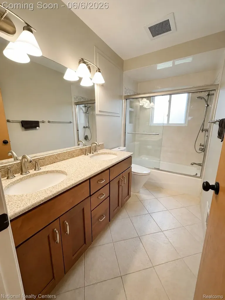 2182 Yorktown Drive Ann Arbor City MI 48105